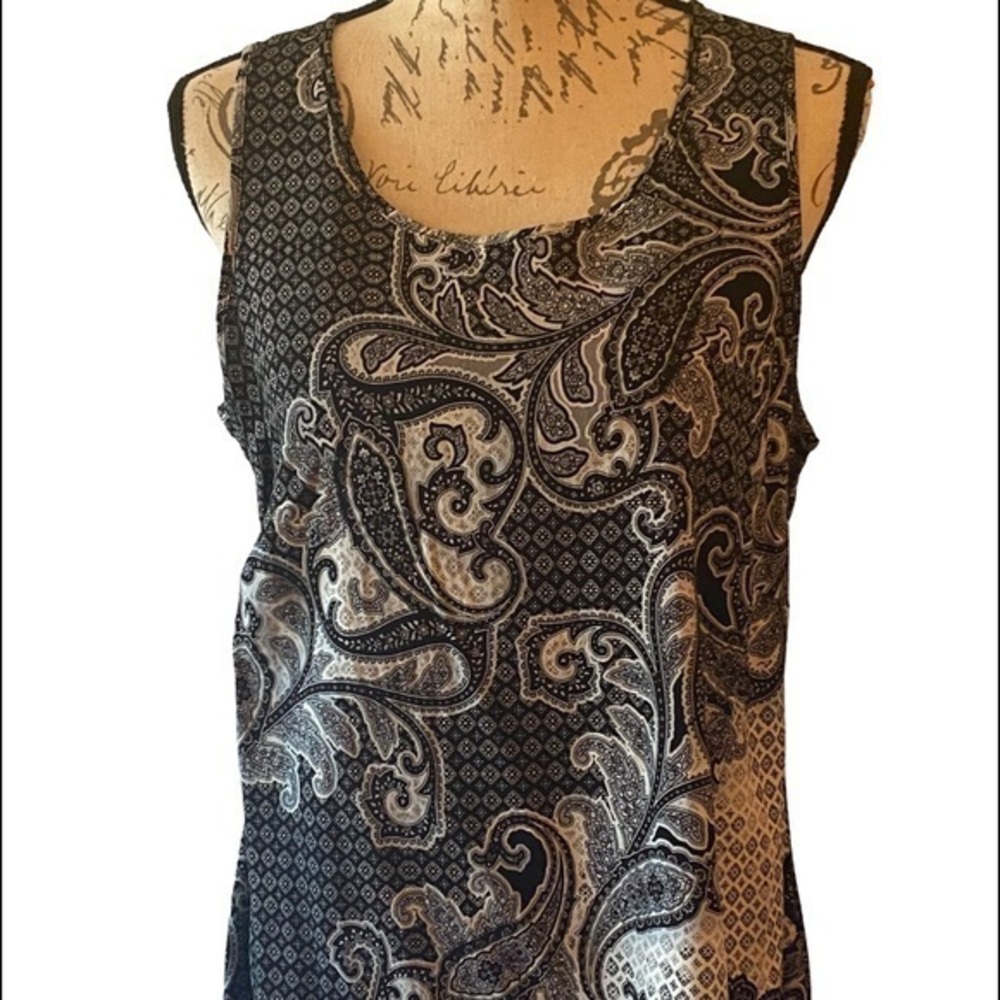 Rose and Olive Paisley Print Black and white size XL